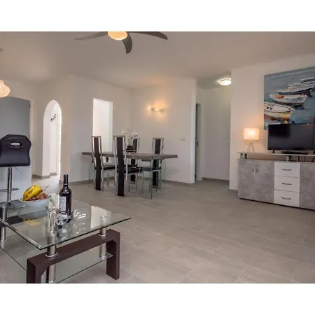 Puerto Chico Y Holiday home *